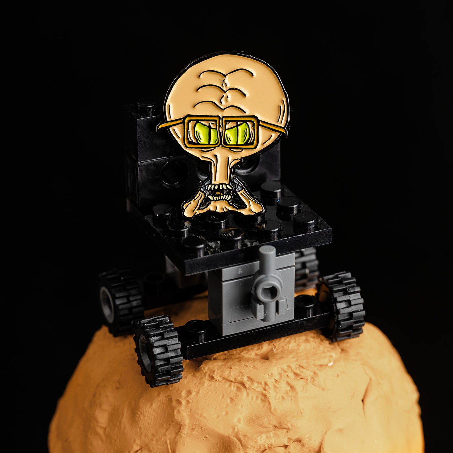Pin 17 – Fidol