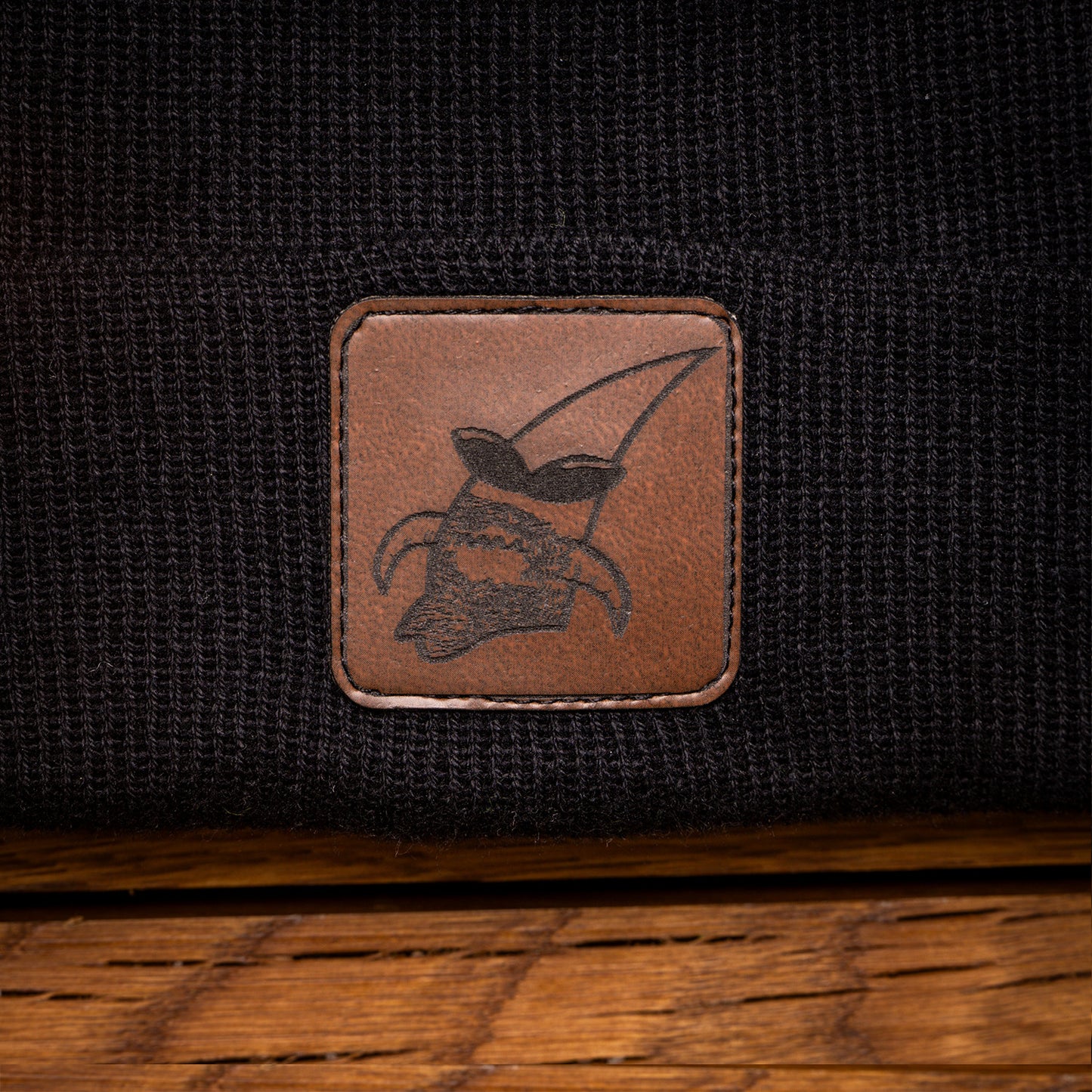 Czarna czapka zimowa - 4 warianty