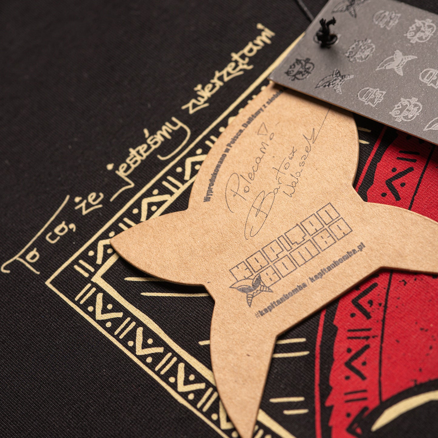 Koszulka czarna – Kosmita: To co, że jesteśmy zwierzętami... swoją godność mamy!