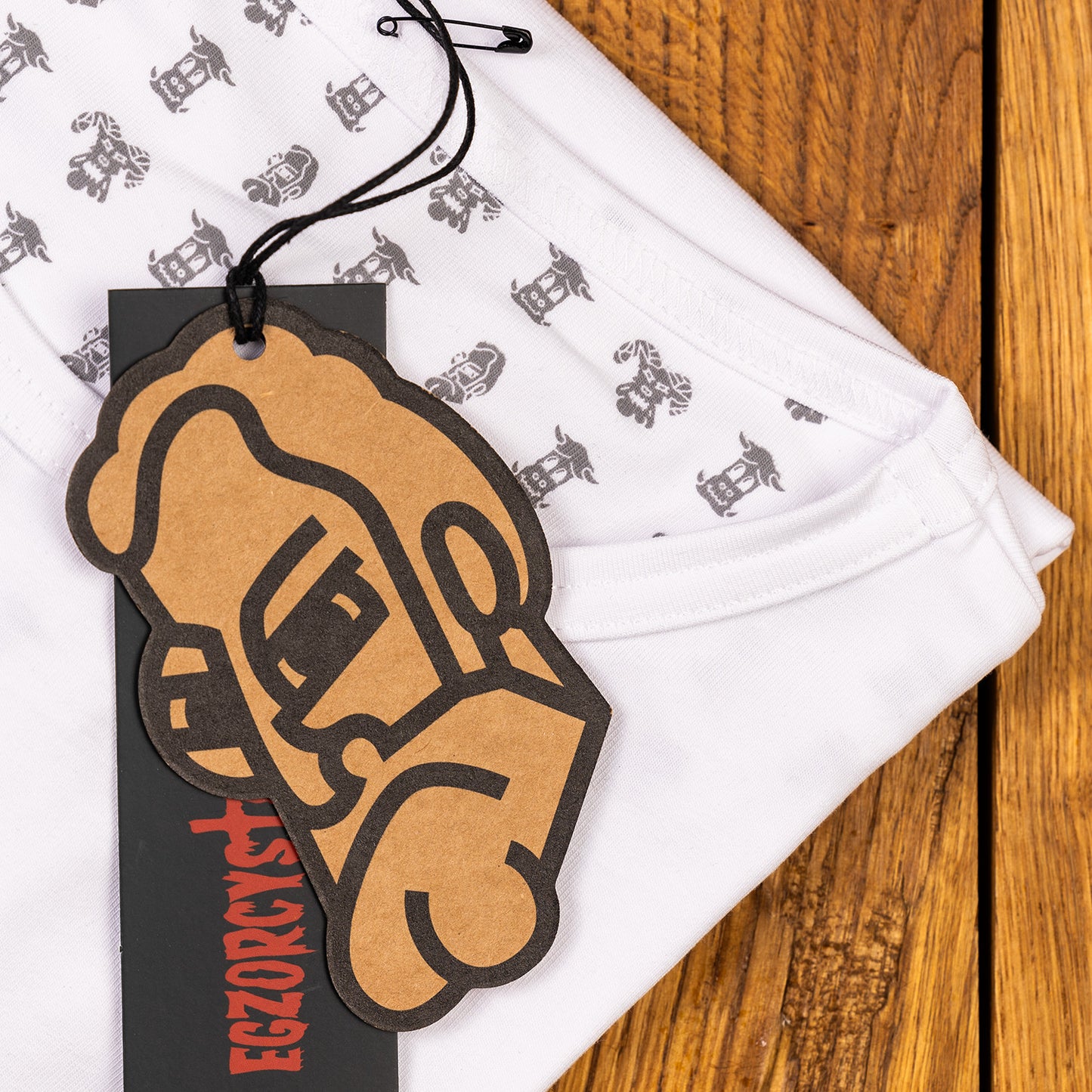 Koszulka biała – Egzorcysta – haft Domino